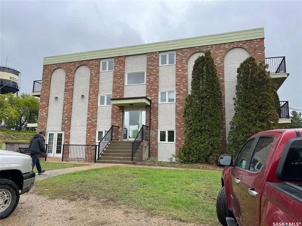302 8th AVENUE SW, Biggar, SK S0K 0M0