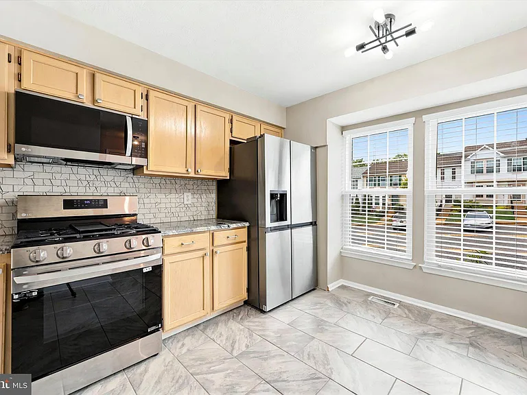 903 Glen Falls Ct — Photo 3