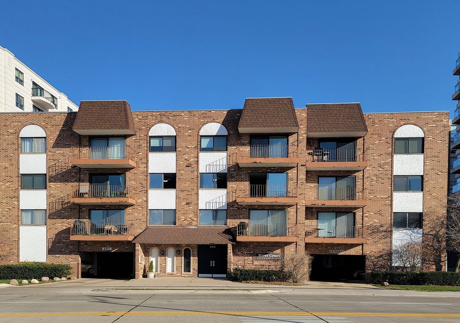 603 S Des Plaines River Rd 2B, Des Plaines, IL 60016 Zillow