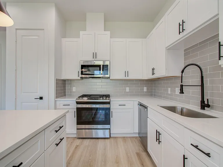 4425 Providence St — Photo 11