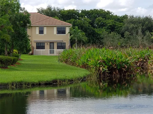12350 N Village Circle #5, Davie, FL 33325