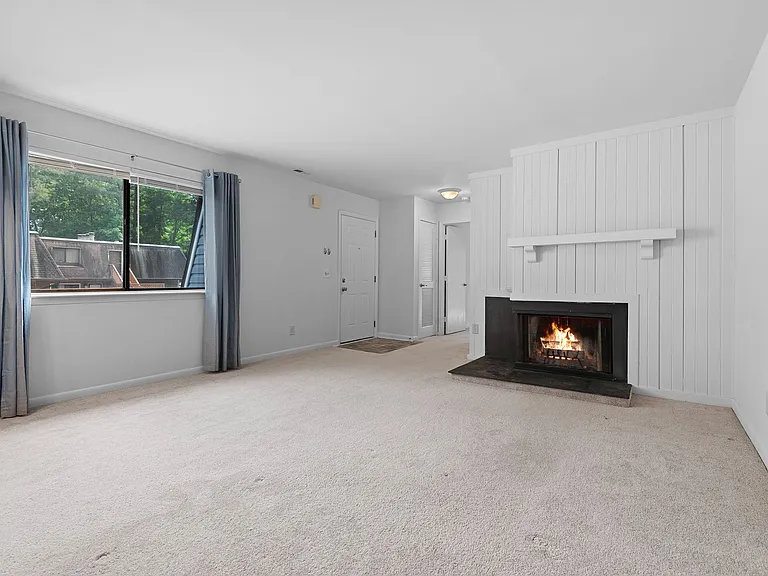 270 Summerwalk Cir — Photo 4