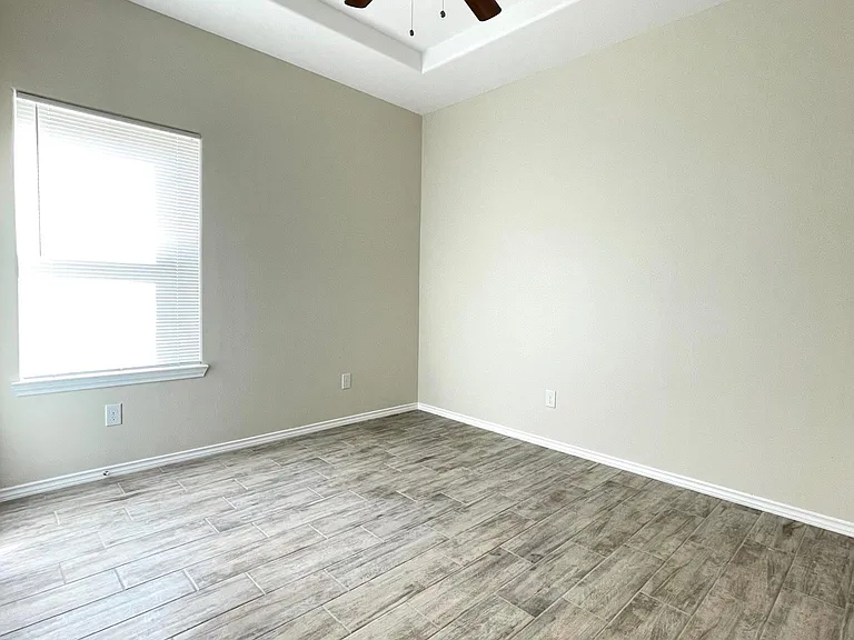 5203 N Hiawatha Dr #1 — Photo 15