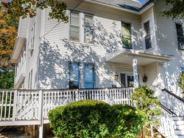 32 Everett St #3L, Southbridge, MA 01550