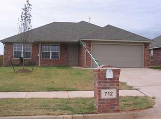 712 E Castle Ridge Ln, Mustang, OK 73064