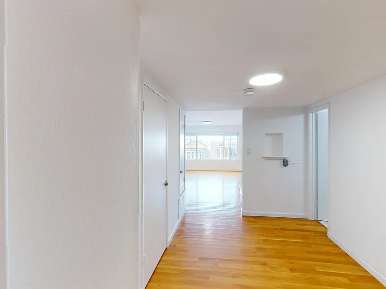 1040 Ashbury St — Photo 21