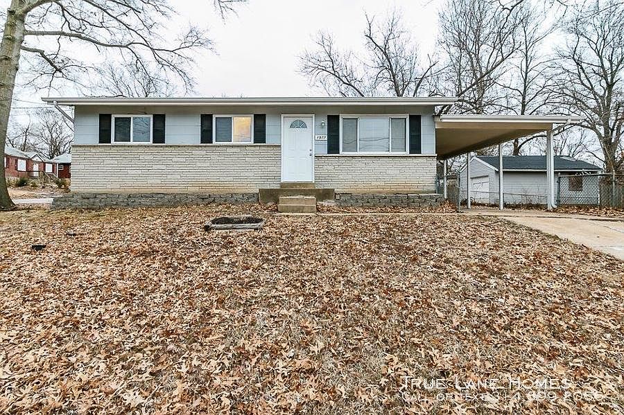 1st image of 1977 Bella Clare Dr