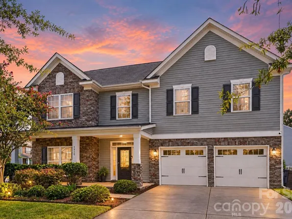 5810 Castlecove Rd, Charlotte, NC 28273