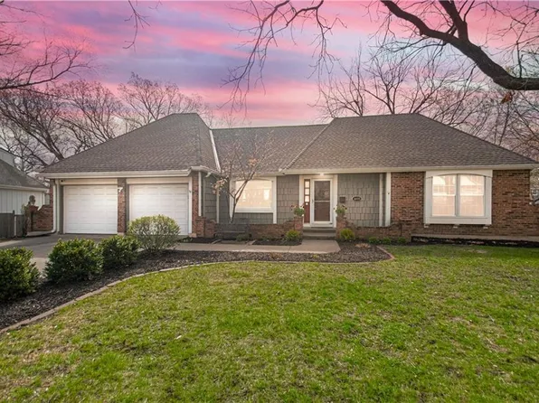 5111 Ballentine St, Shawnee, KS 66203