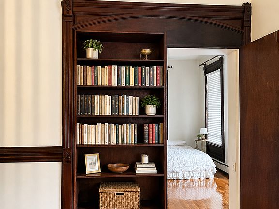 2nd image of 624 Orange St #1A