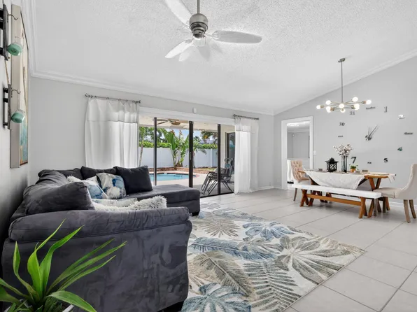 8444 Linden Way, Greenacres, FL 33467
