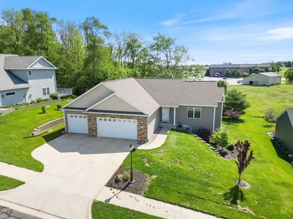 165 Chickadee Ln, Warsaw, IN 46580