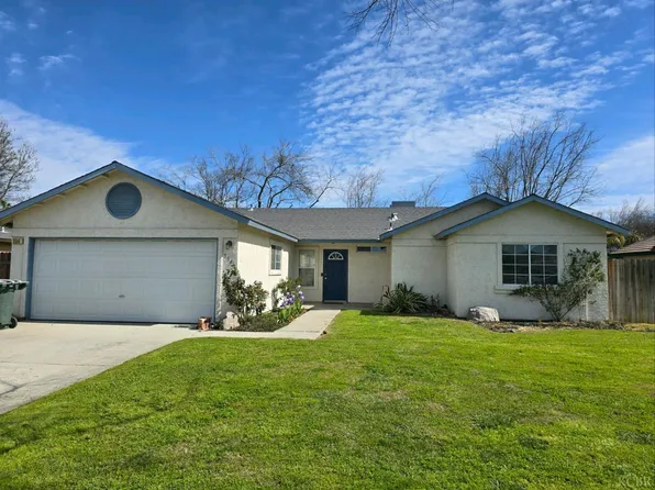 394 Barcelona Dr, Lemoore, CA 93245