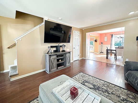 5th image of 984 Applecross Dr