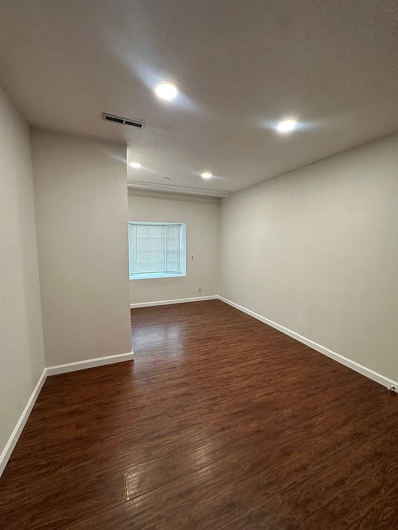 2 bedroom Single House in Denver, Montclair neighborhood — Photo 3