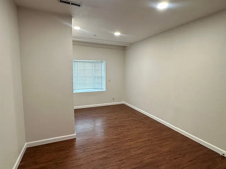 1055 Leyden St — Photo 3