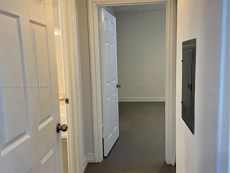 1919 Van Buren St #818A — Photo 3