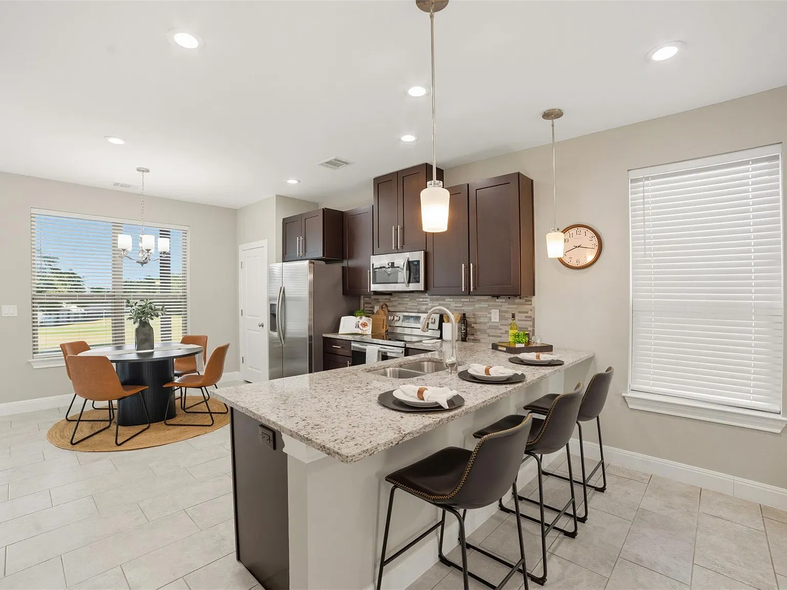 2 bed, 1.5 bath, 1152 sqft, $1,350 — Photo 3
