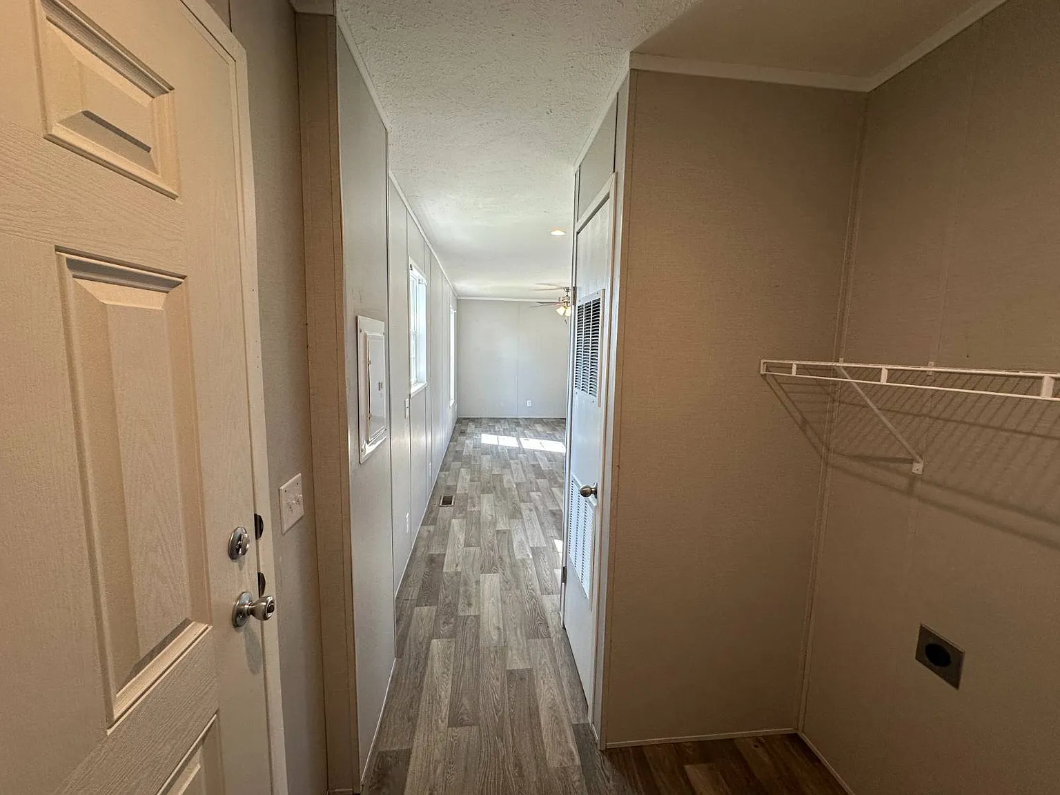 3 bed, 2.0 bath, $1,295 — Photo 4