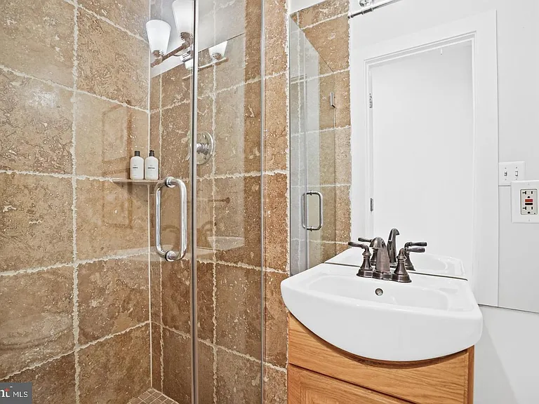51 Rhode Island Ave NW #3 — Photo 14