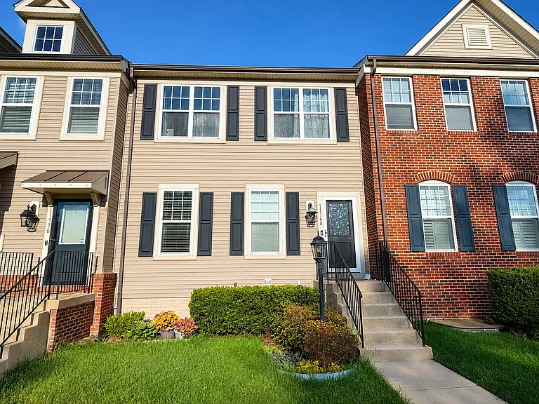 11768 Dawkins Ridge Ln — Photo 1