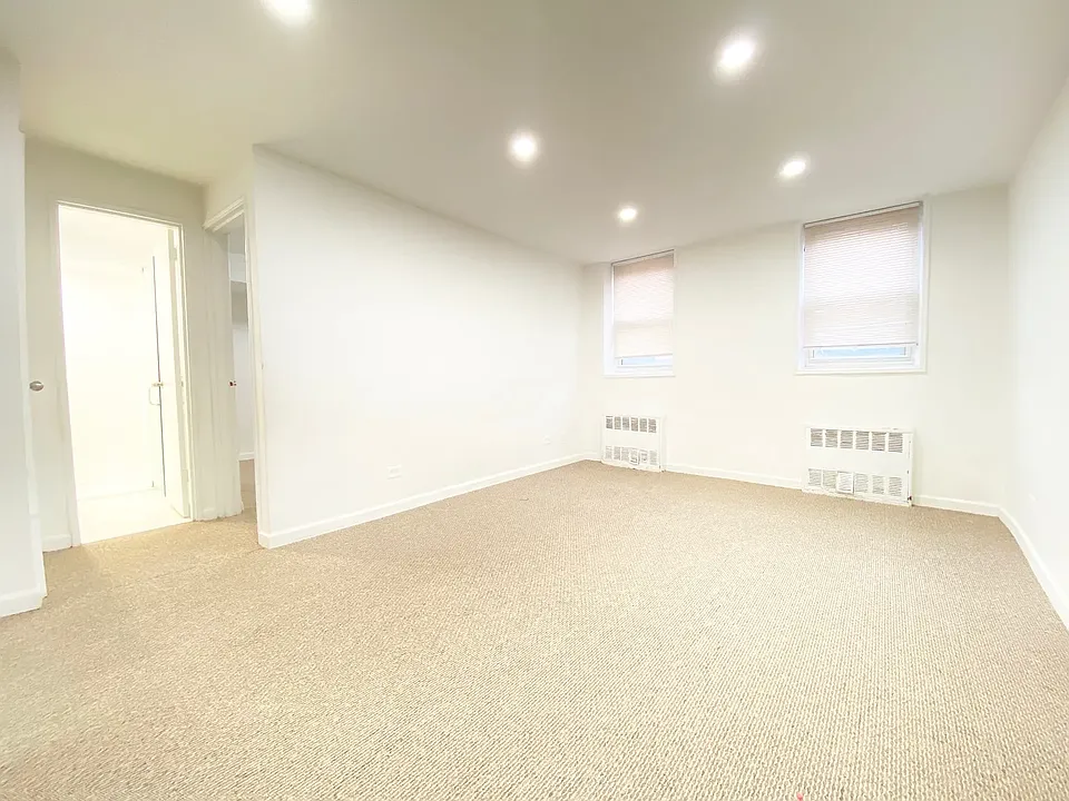 142-27 Barclay Ave #1A