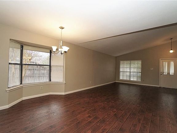 5th image of 2917 Guinevere Dr