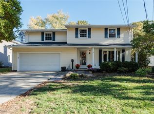 30334 Manhasset Dr, Bay Village, OH