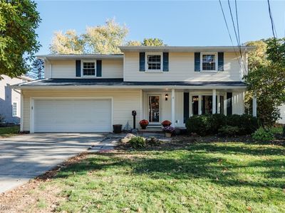 30334 Manhasset Dr, Bay Village, OH, 44140