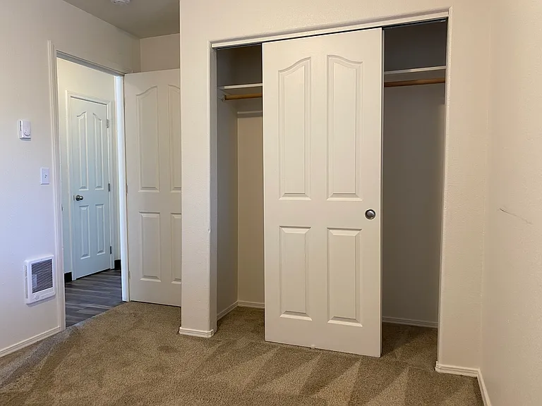 Creekview Apartments — Photo 12