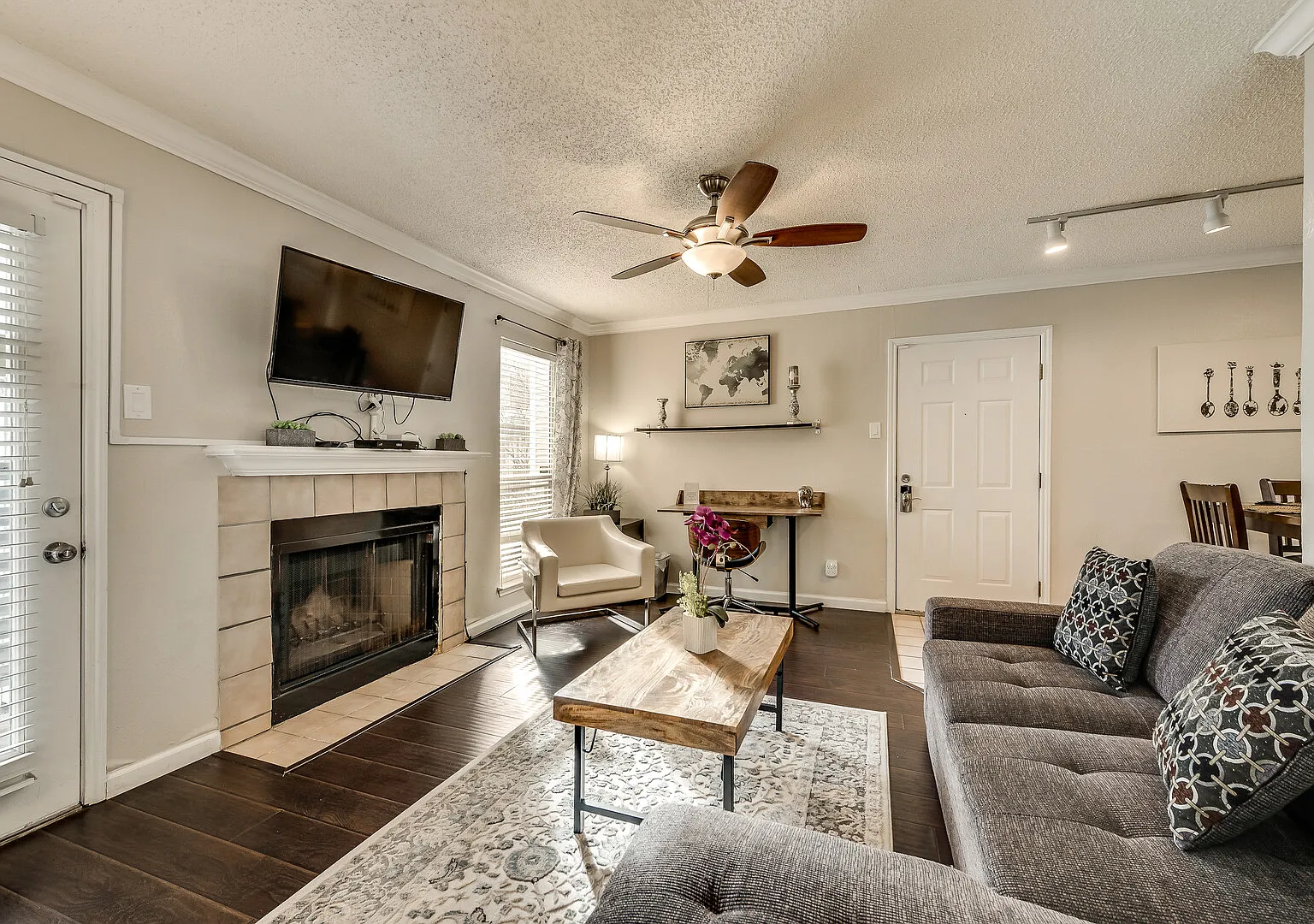 I24 World Cup Stay- 18 min to AT&T - Sleeps 2 - Free Parking — Photo 1