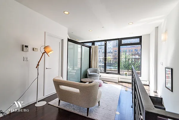 Rented by Warburg | media 7