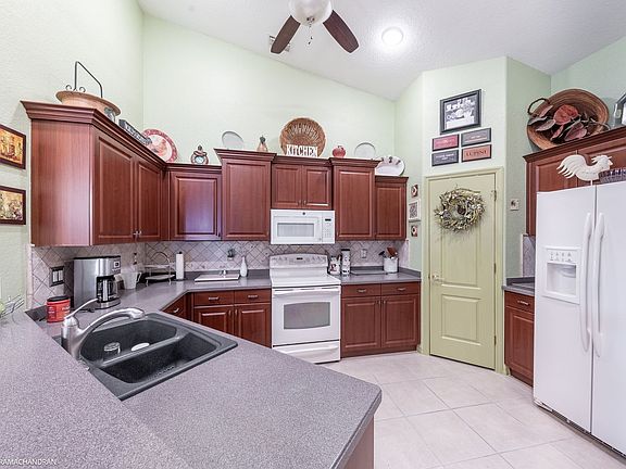 4th image of 3494 Lakewood Blvd