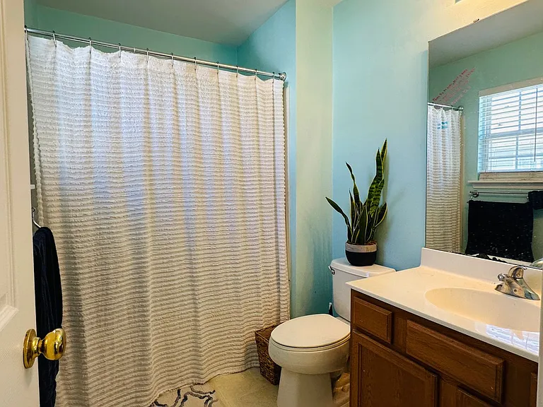 634 Fountain Ct — Photo 7