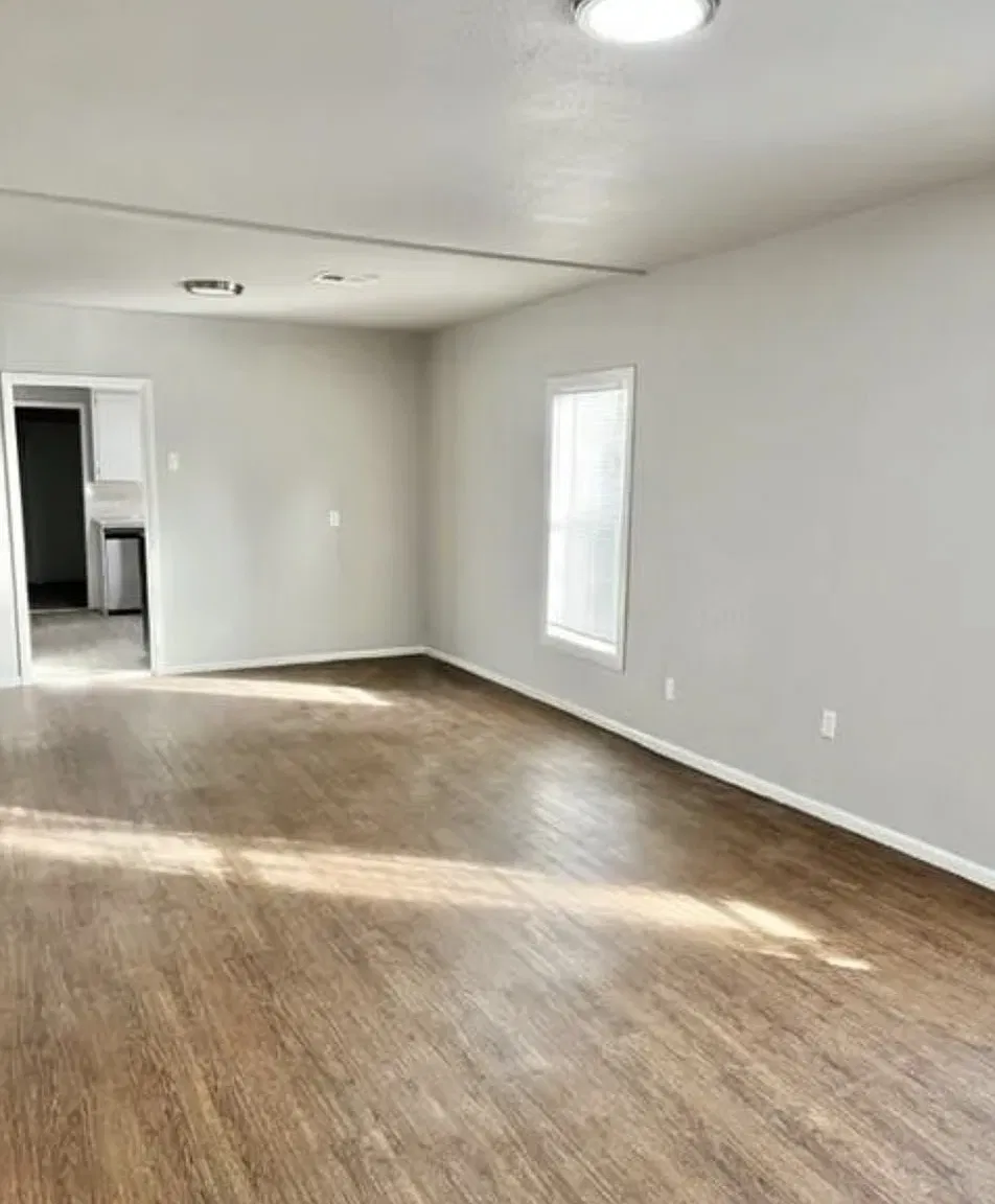 3 bed, 1.0 bath, 1164 sqft, $1,375 — Photo 3