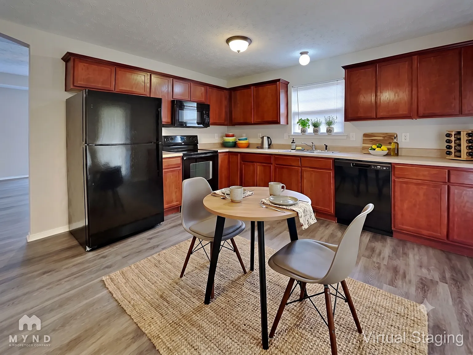 3 bed, 2.0 bath, 1445 sqft, $1,599 — Photo 3