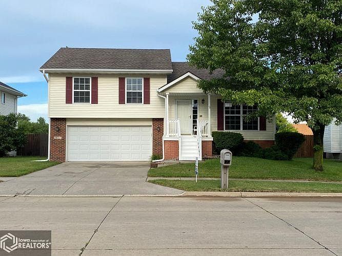 1st image of 2817 SW Townpark Dr
