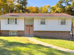 819 Cedarwood Dr, Pittsburgh, PA