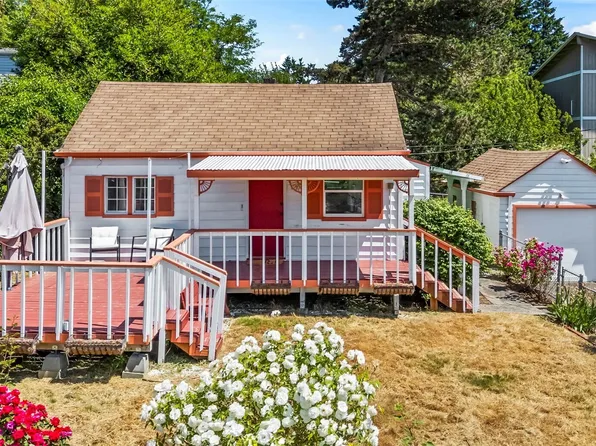 1206 Charlotte Avenue W, Bremerton, WA 98312