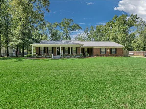 5904 McAdams Dr, Lufkin, TX 75901