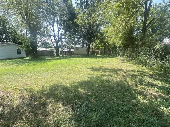 412 W McGlothlin St, Portland, TN 37148