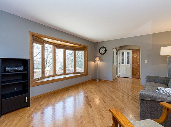 5th image of 11 Piper Ln