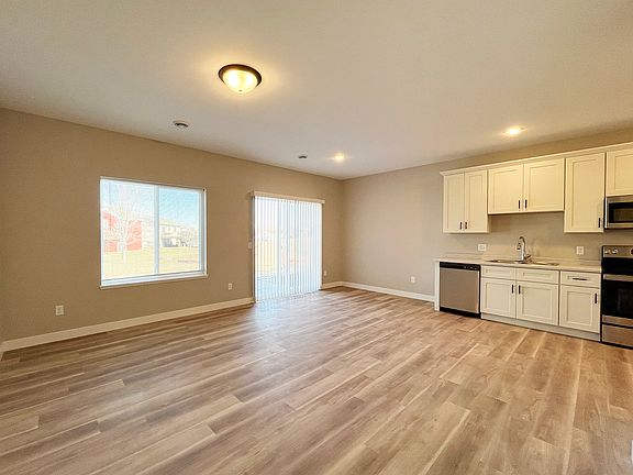 5th image of 2325 Excel Dr