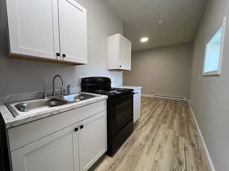 101 Thorn St #18 — Photo 1