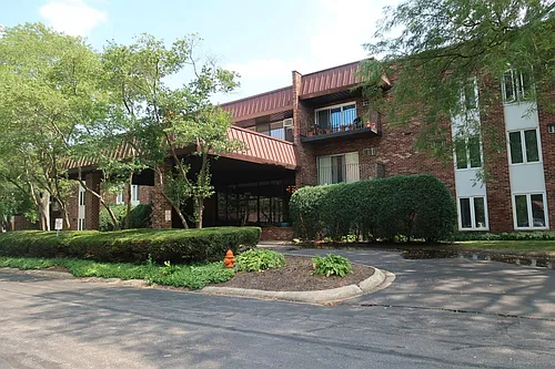 1053 W Ogden Ave #343 Photo 1