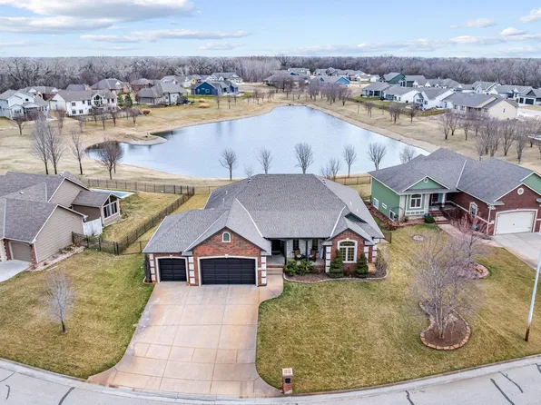 154 E Timber Creek Ct, Haysville, KS 67060