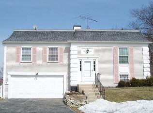 13 W Aldon Ct, Montgomery, IL 60538