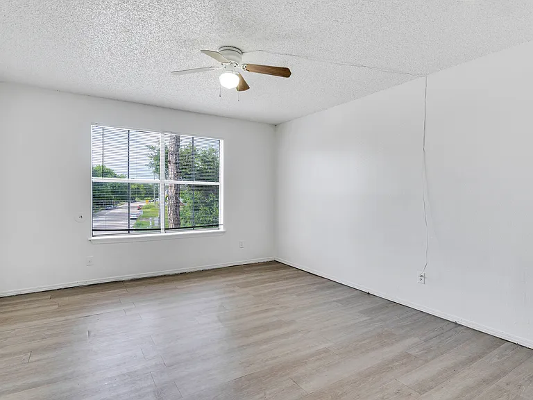 Villa Nueva Apartments — Photo 18