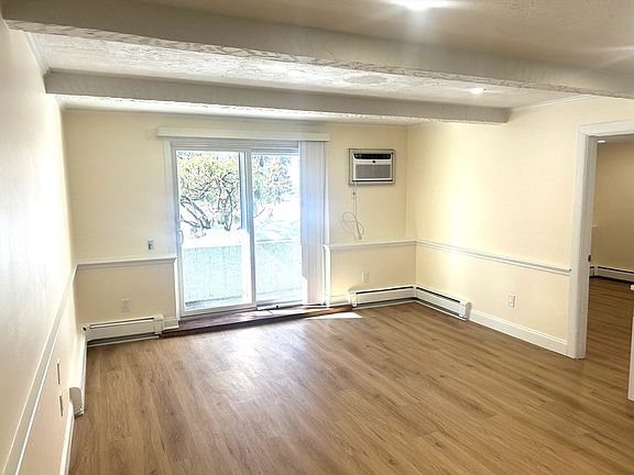 5th image of 80 Walnut St Unit 403