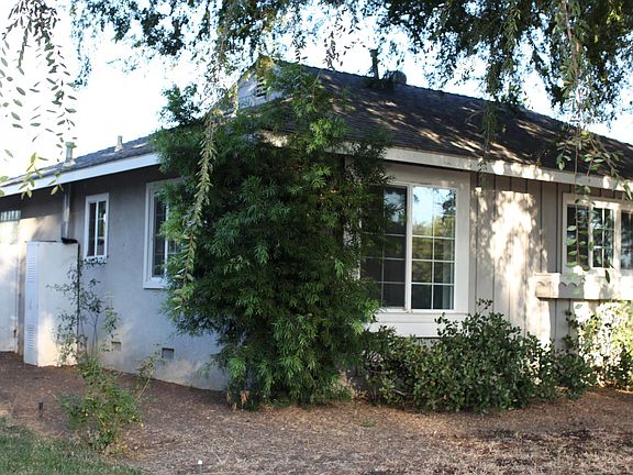 4th image of 10044 Woodley Ave